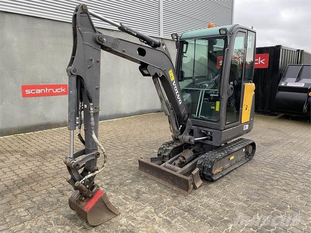 Volvo EC20D حفارات بعجل