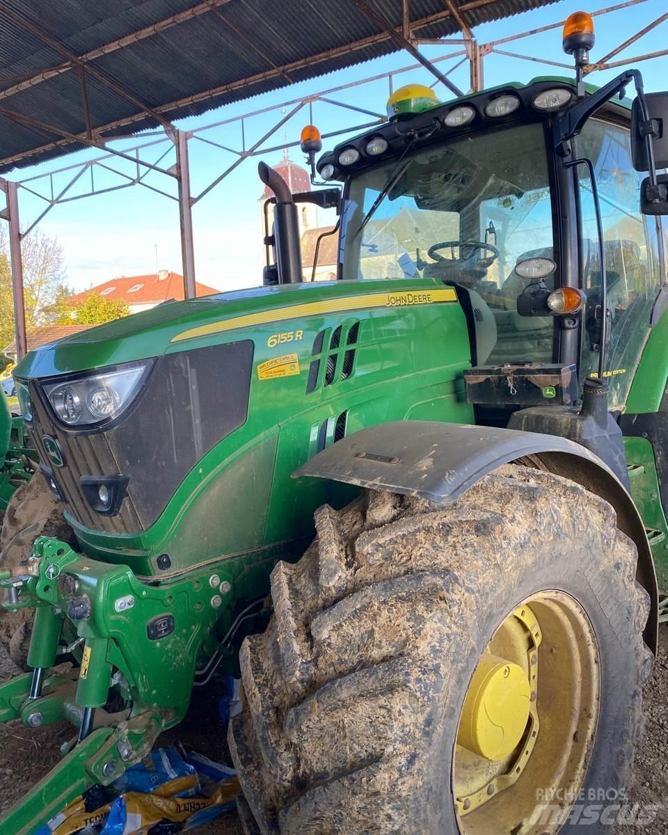 John Deere 6155R الجرارات