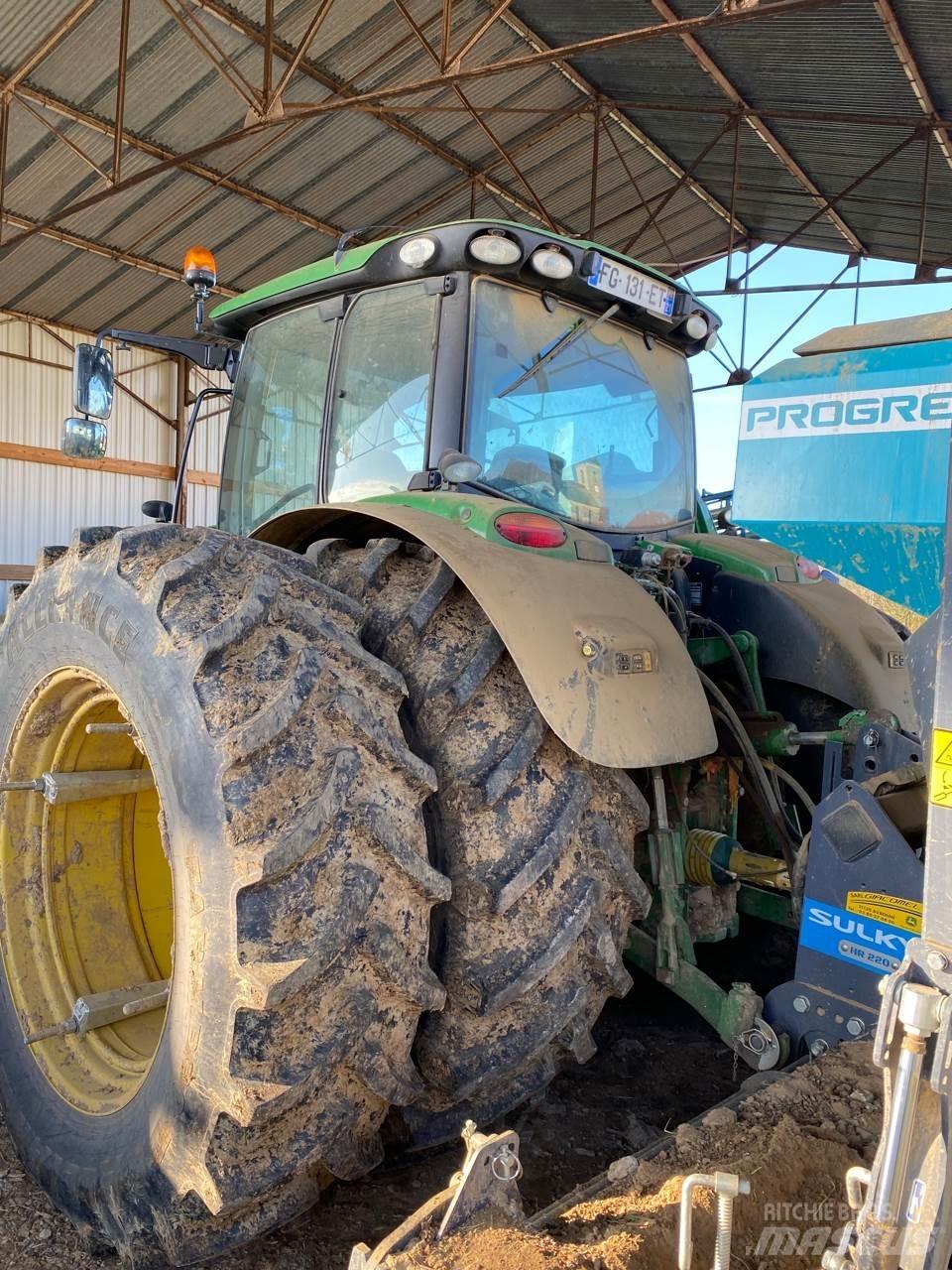 John Deere 6155R الجرارات