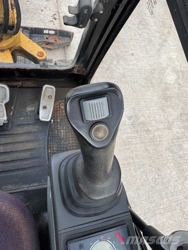 CAT 301.7 D حفارات صغيرة أقل من 7 طن (حفارات صغيرة)