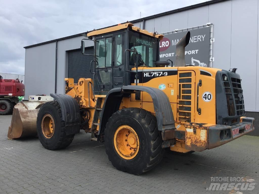 Hyundai HL 757-9 لوادر بعجل