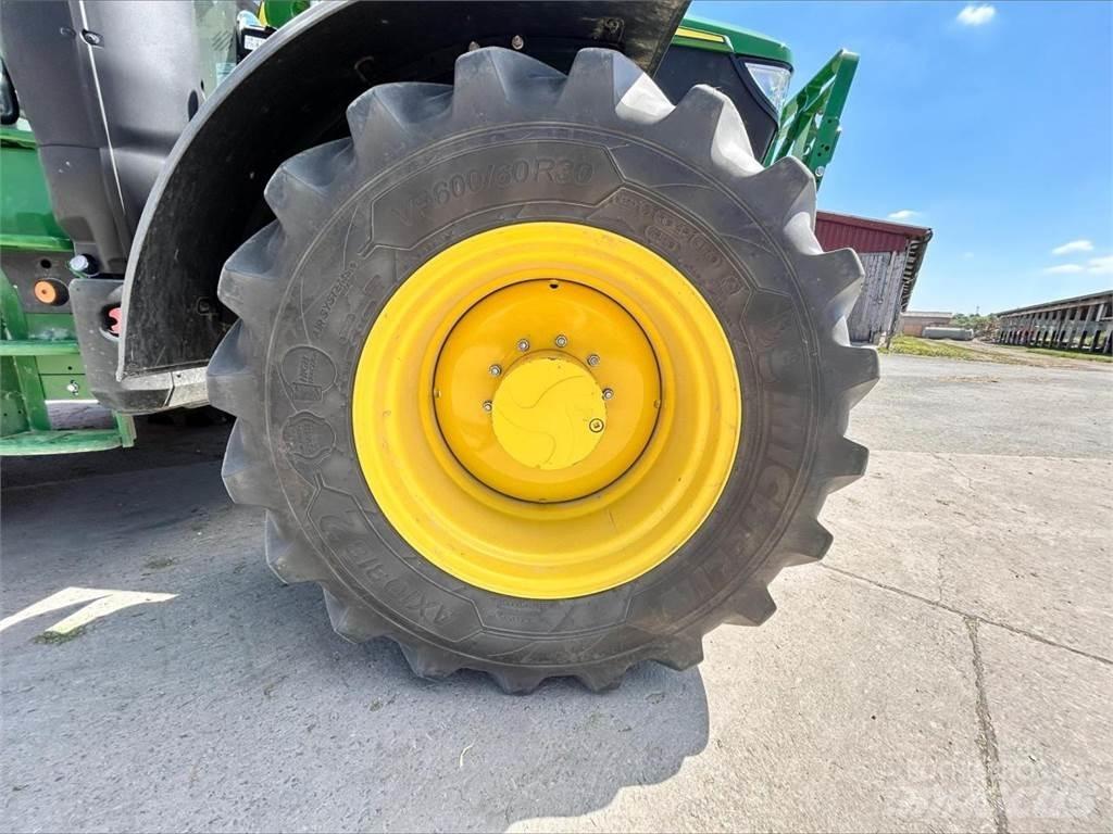 John Deere 6R 185 الجرارات