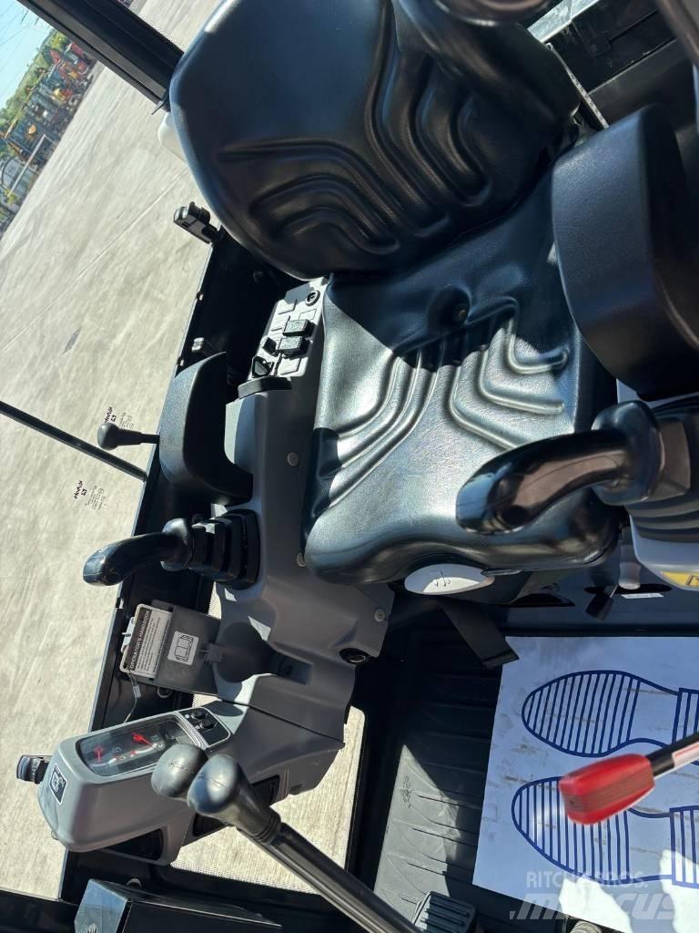Kubota KX 015-4 حفارات صغيرة أقل من 7 طن (حفارات صغيرة)
