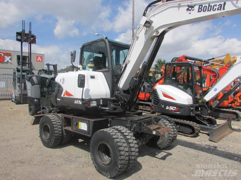Bobcat E 57 W حفارات بعجل