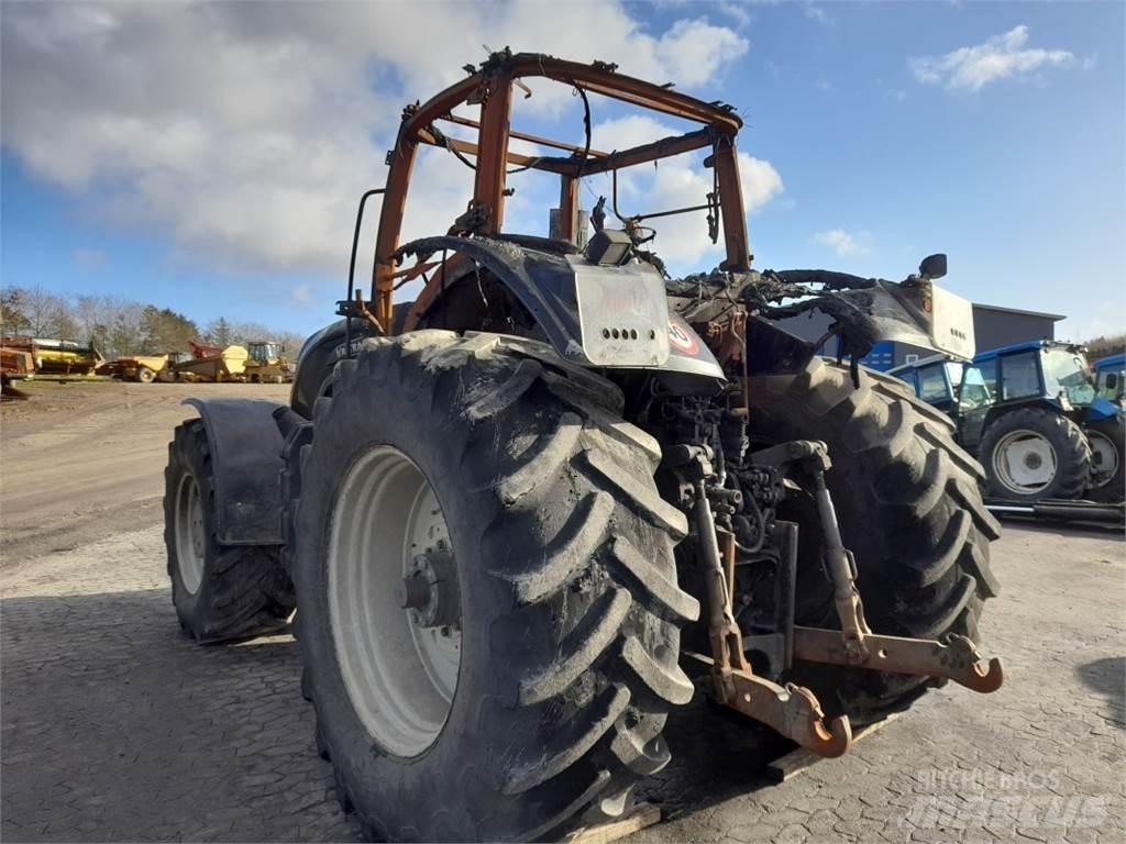 Valtra S374 الجرارات