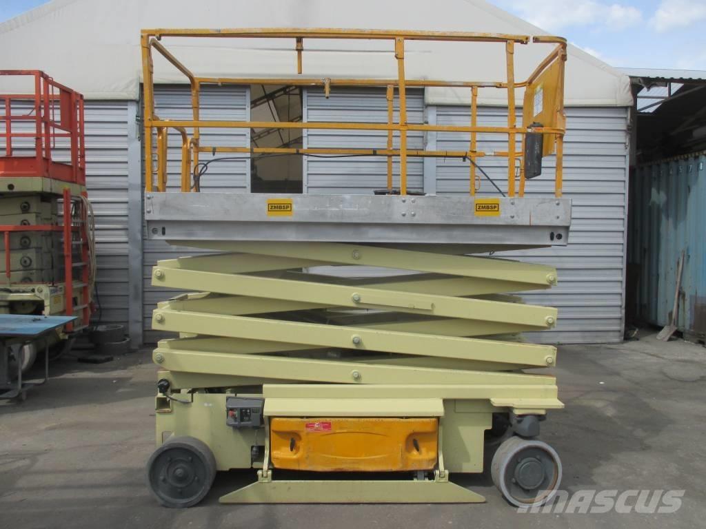 JLG 3246 ES رافعات مقصية الشكل