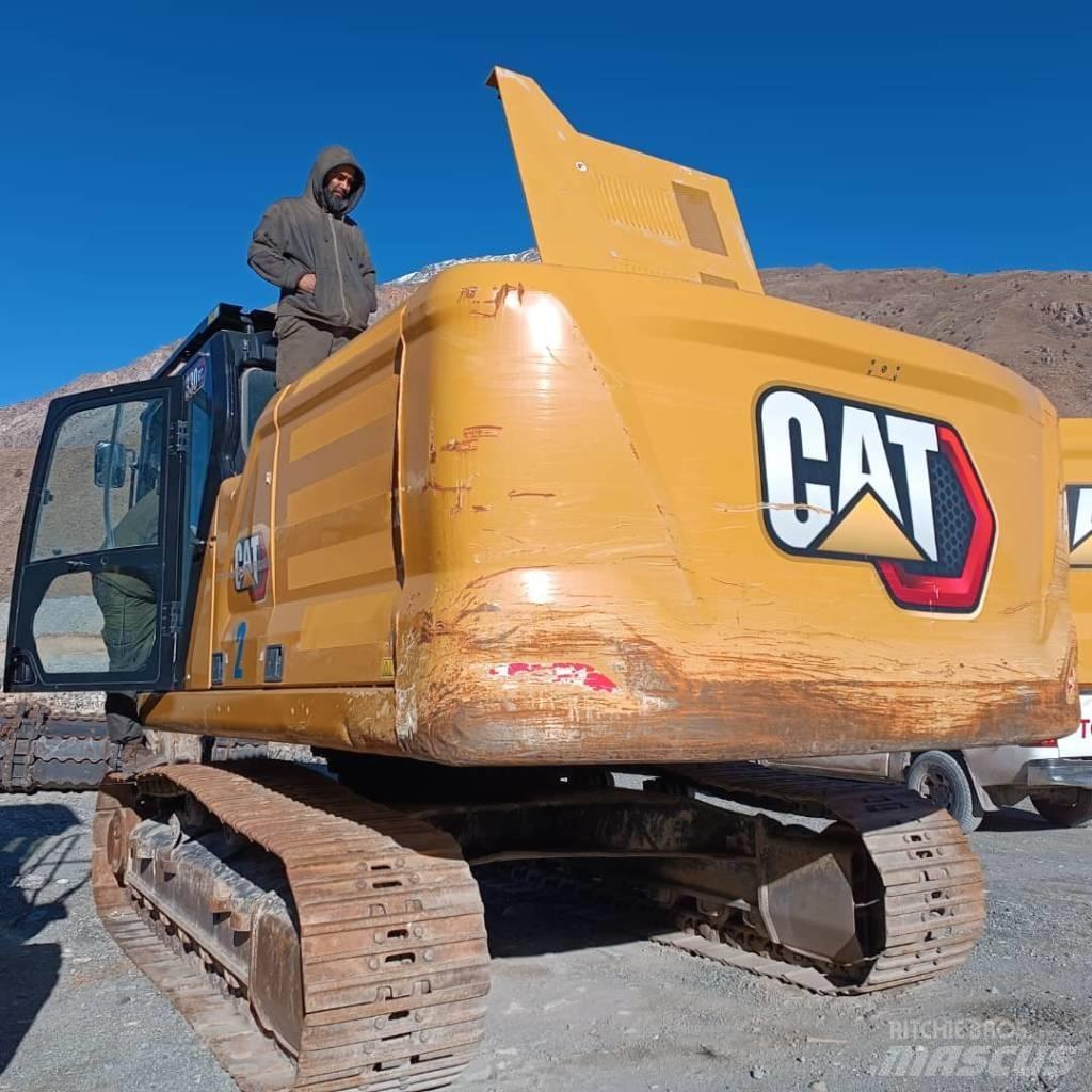 CAT 330GC حفارات زحافة