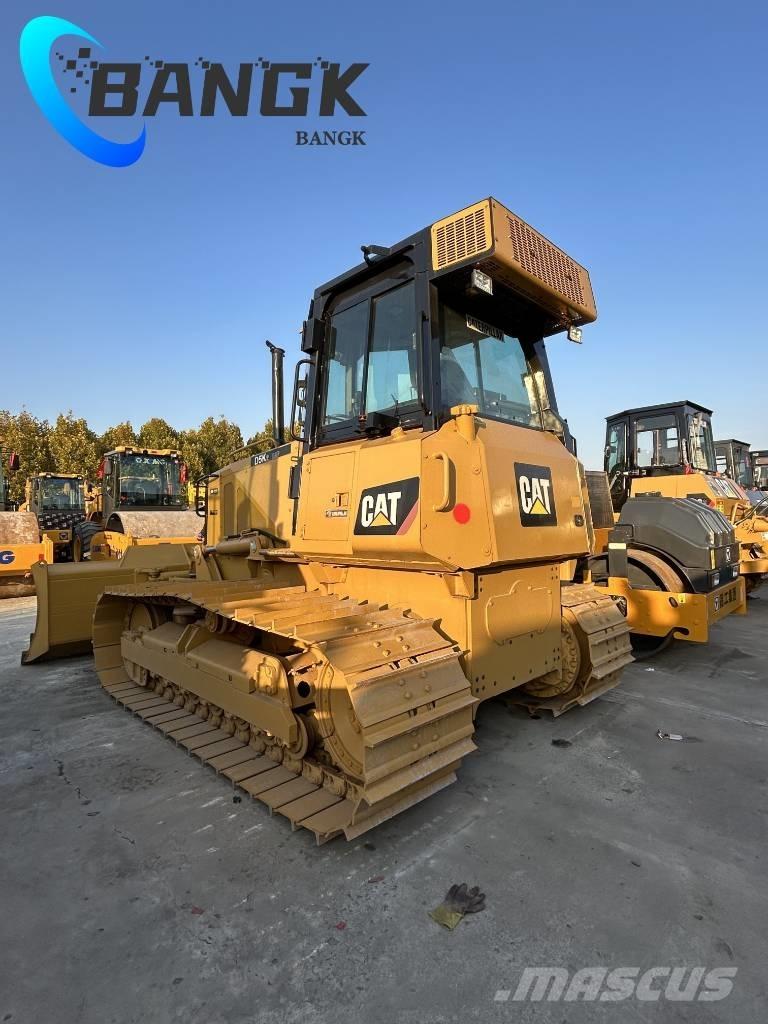 CAT D 5 K بلدوزرات مجنزرة