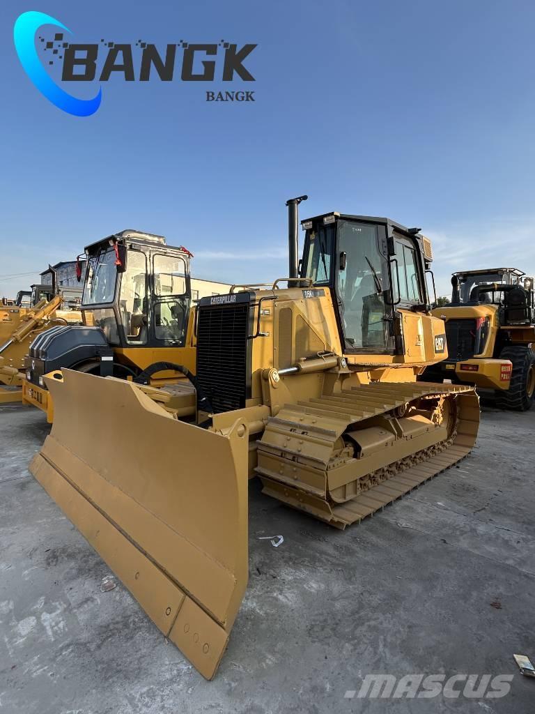 CAT D 5 K بلدوزرات مجنزرة