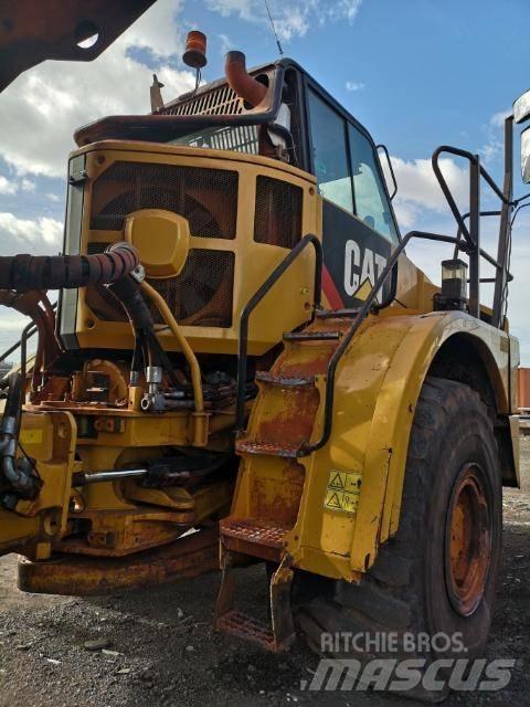 CAT 735 ساحبات مفصلية