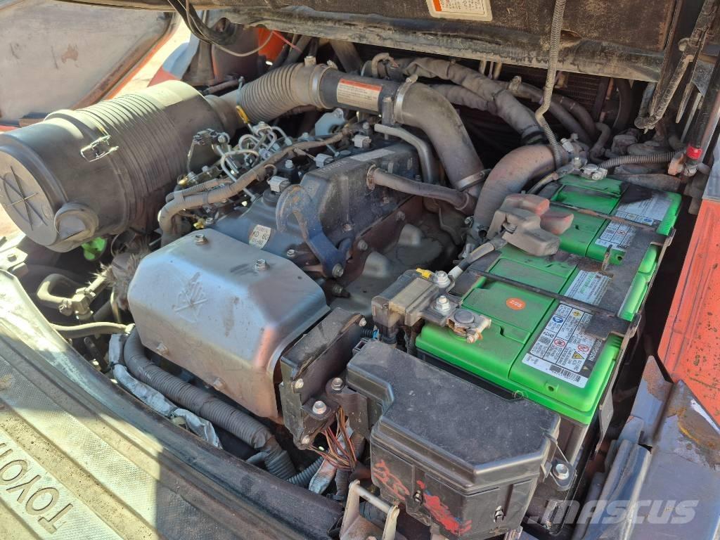 Toyota 8 FD 40 U شاحنات ذات رافعات شوكية - أخرى