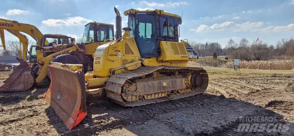 Komatsu D 61 PX -24 بلدوزرات مجنزرة