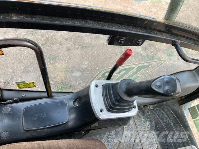 JCB JS 210 LC حفارات زحافة
