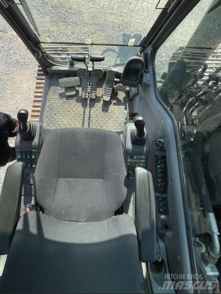 Volvo EC 180 B LC حفارات زحافة