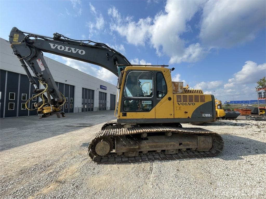 Volvo EC 180 B LC حفارات زحافة