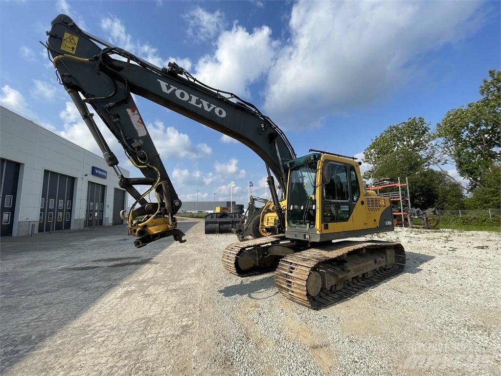 Volvo EC 180 B LC حفارات زحافة