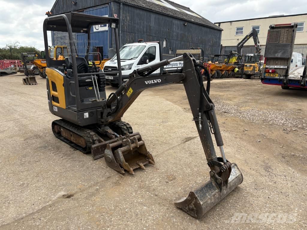 Volvo EC 15 D حفارات صغيرة أقل من 7 طن (حفارات صغيرة)