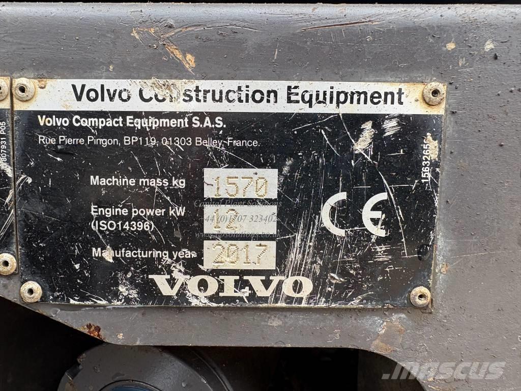 Volvo EC 15 D حفارات صغيرة أقل من 7 طن (حفارات صغيرة)