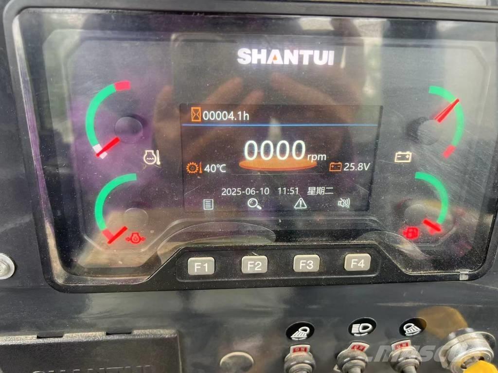 Shantui SD 22 بلدوزرات مجنزرة