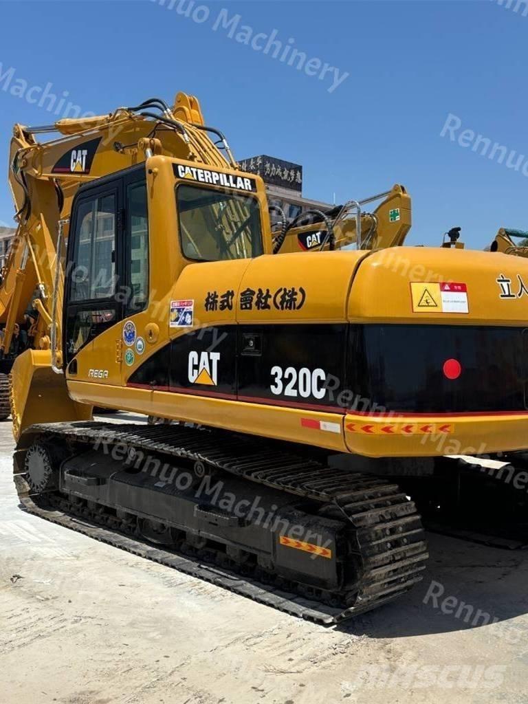 CAT 320 C حفارات زحافة