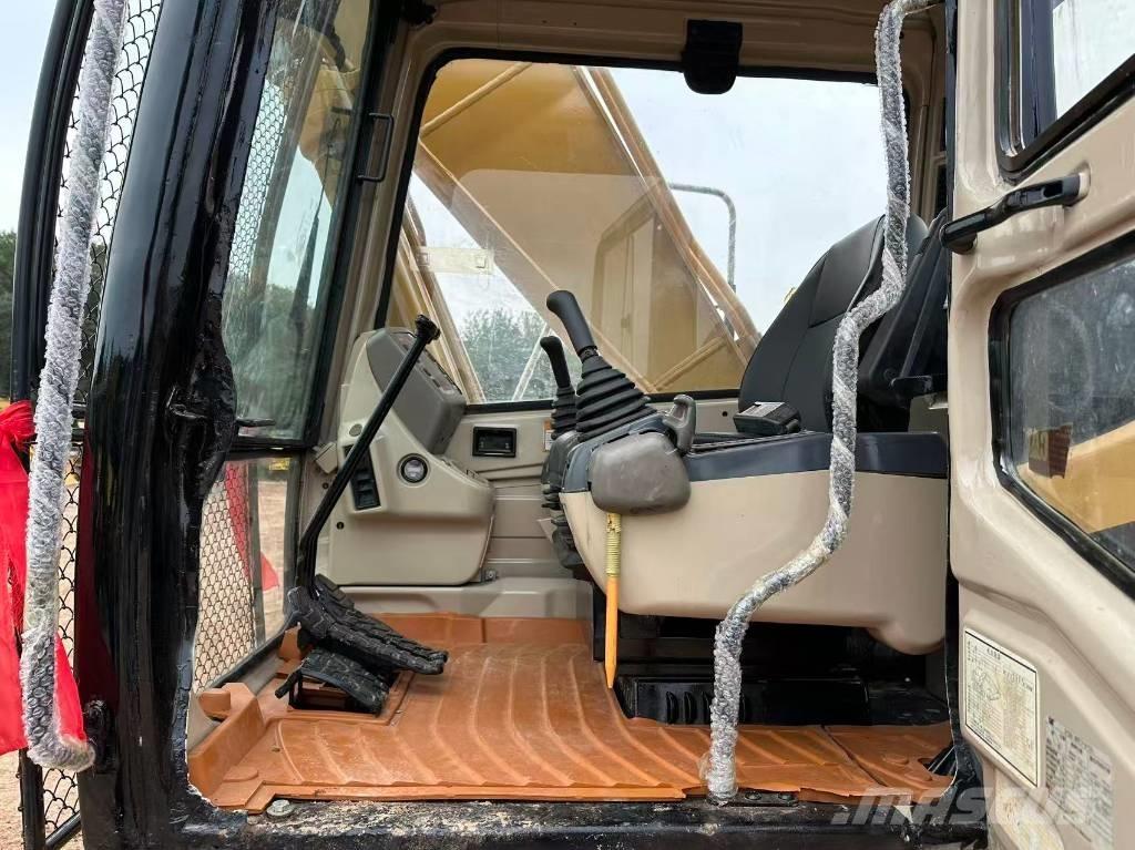 CAT 320 B L حفارات زحافة