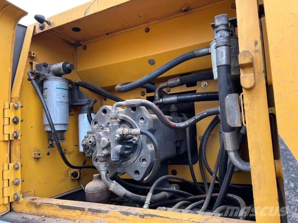 Volvo EC 290 B LC حفارات زحافة