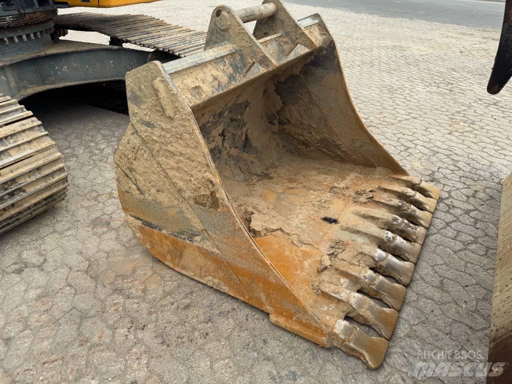 Liebherr R 926 LC حفارات زحافة