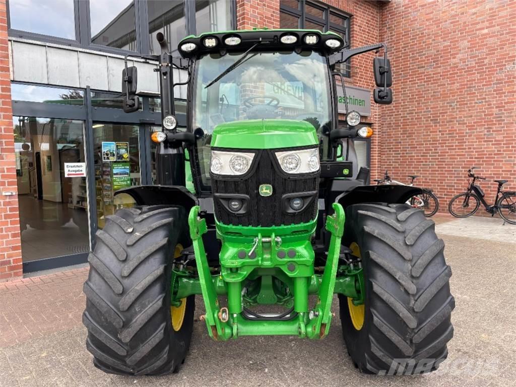 John Deere 6120R الجرارات