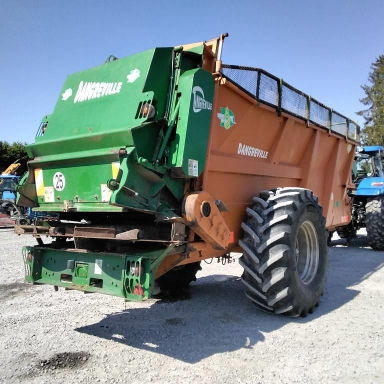 Dangreville EV 11 معدات توزيع السماد العضوي