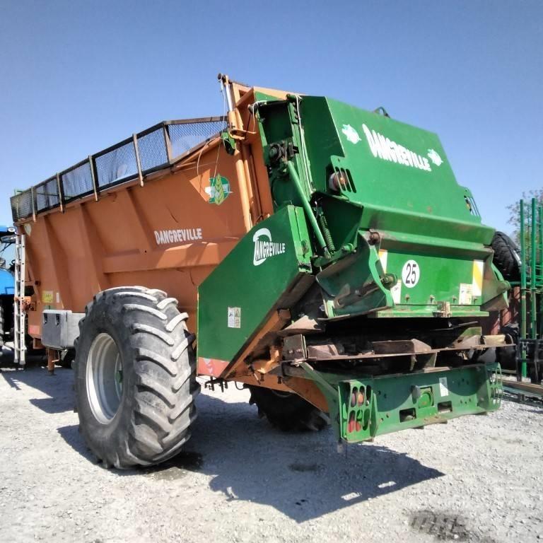Dangreville EV 11 معدات توزيع السماد العضوي