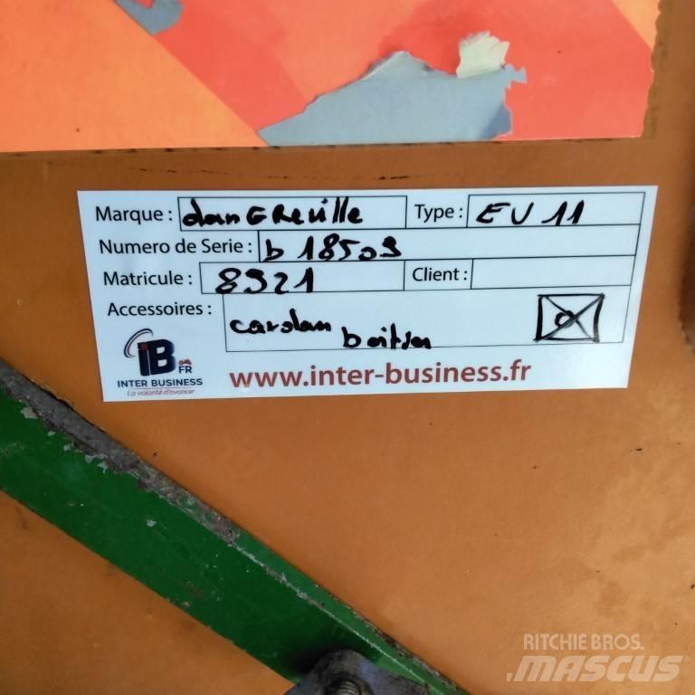 Dangreville EV 11 معدات توزيع السماد العضوي