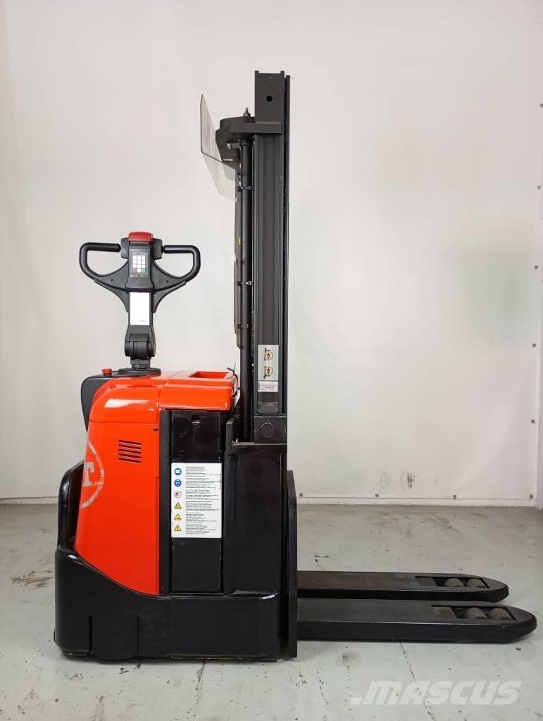 BT SPE 125 شاحنات مناولة ذاتية الدفع