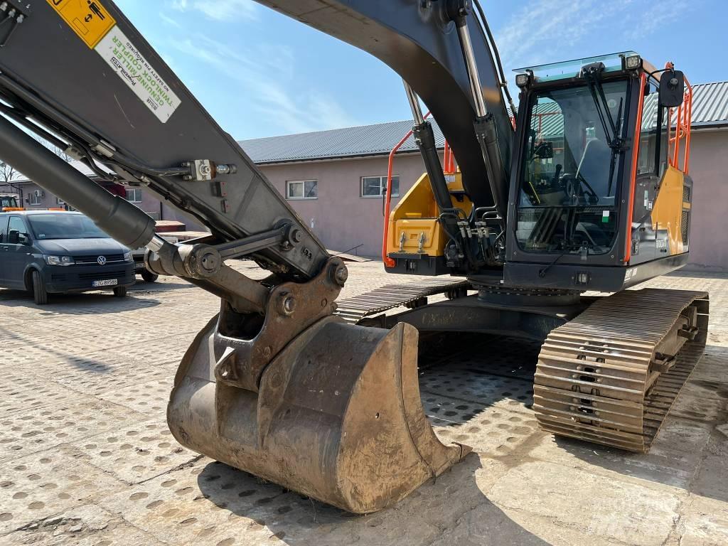 Volvo EC 220 E حفارات زحافة