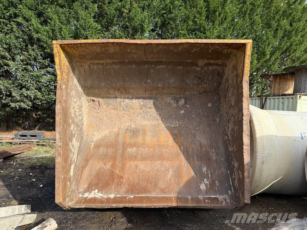 Terex TA9 عربات نقل قلابة للمواقع
