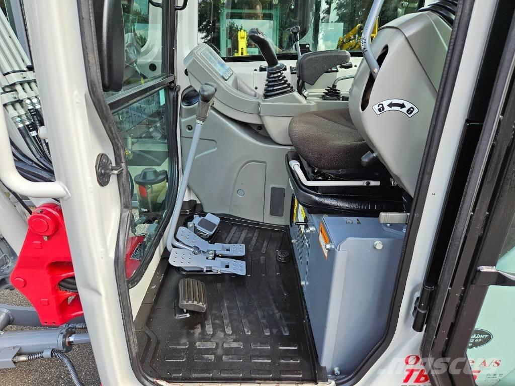 Takeuchi TB 225 حفارات صغيرة أقل من 7 طن (حفارات صغيرة)