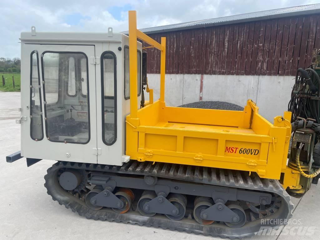 Morooka MST 600 V D عربات نقل قلابة مجنزرة