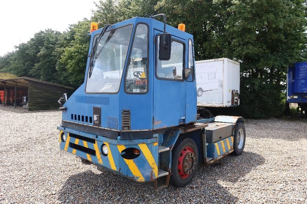 Sisu TR 181 جرارات صالات المطارات