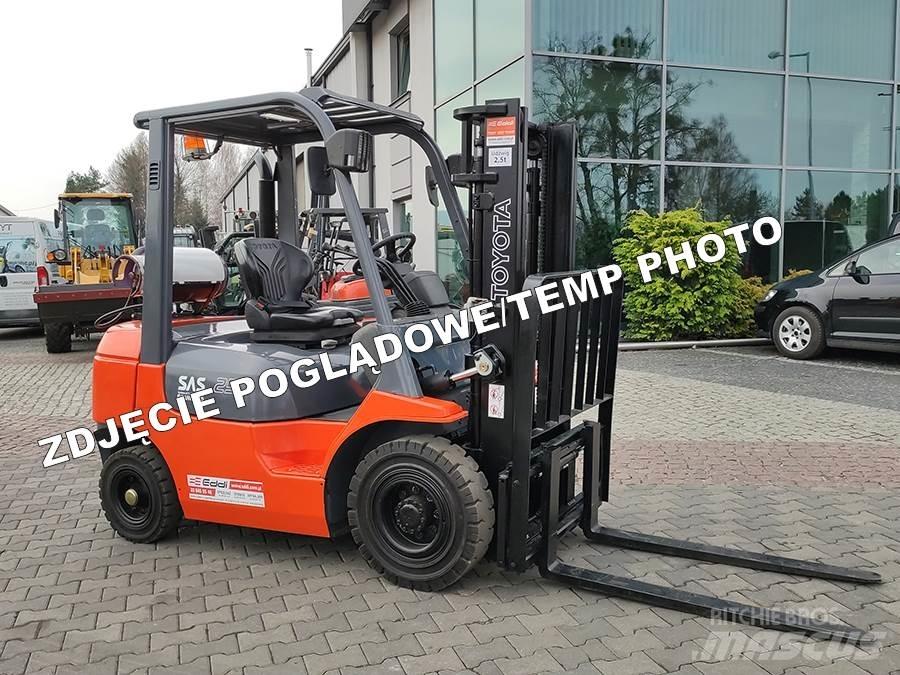 Toyota 42-7FGF25 شاحنات LPG
