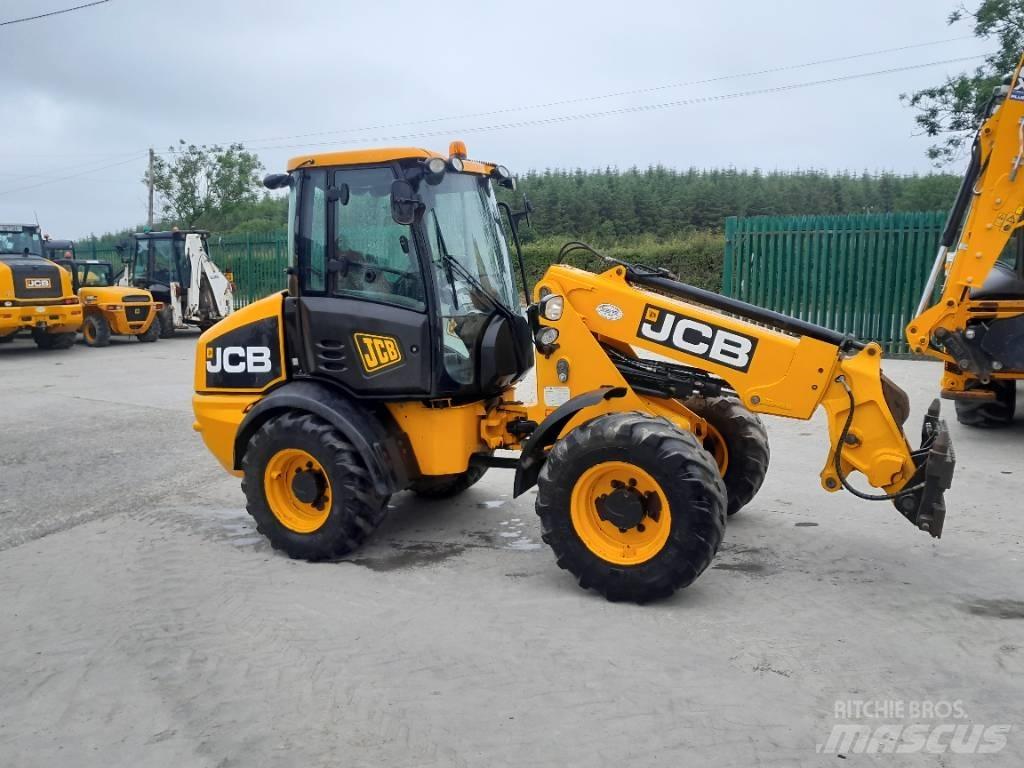 JCB TM 220 معدات مناولة لأغراض الزراعة