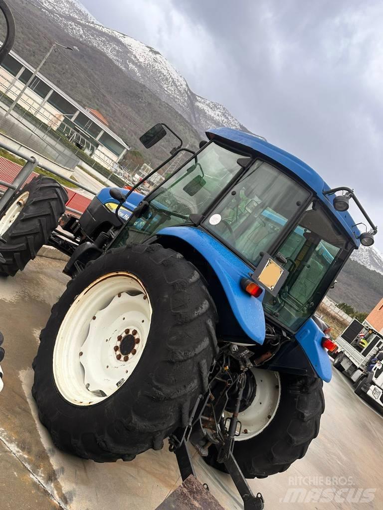 New Holland TD 5040 الجرارات