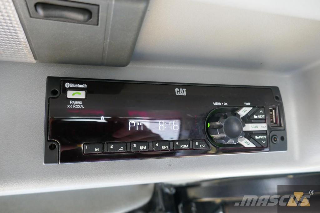 CAT D8T بلدوزرات مجنزرة