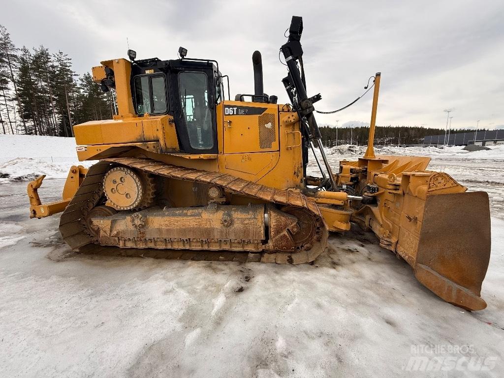 CAT D 6 T LGP بلدوزرات مجنزرة