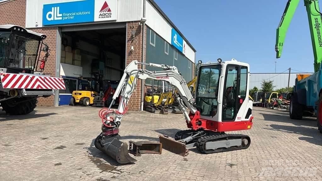 Takeuchi TB225 حفارات صغيرة أقل من 7 طن (حفارات صغيرة)
