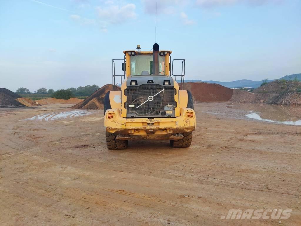 Volvo L 110 G لوادر زحافة