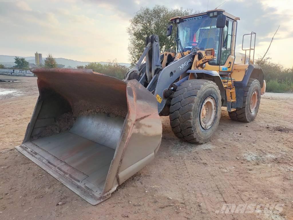 Volvo L 110 G لوادر زحافة