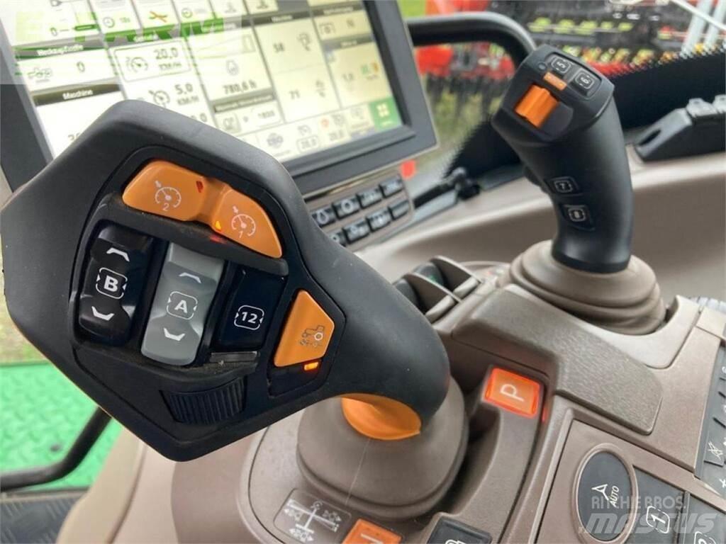 John Deere 6r250 الجرارات