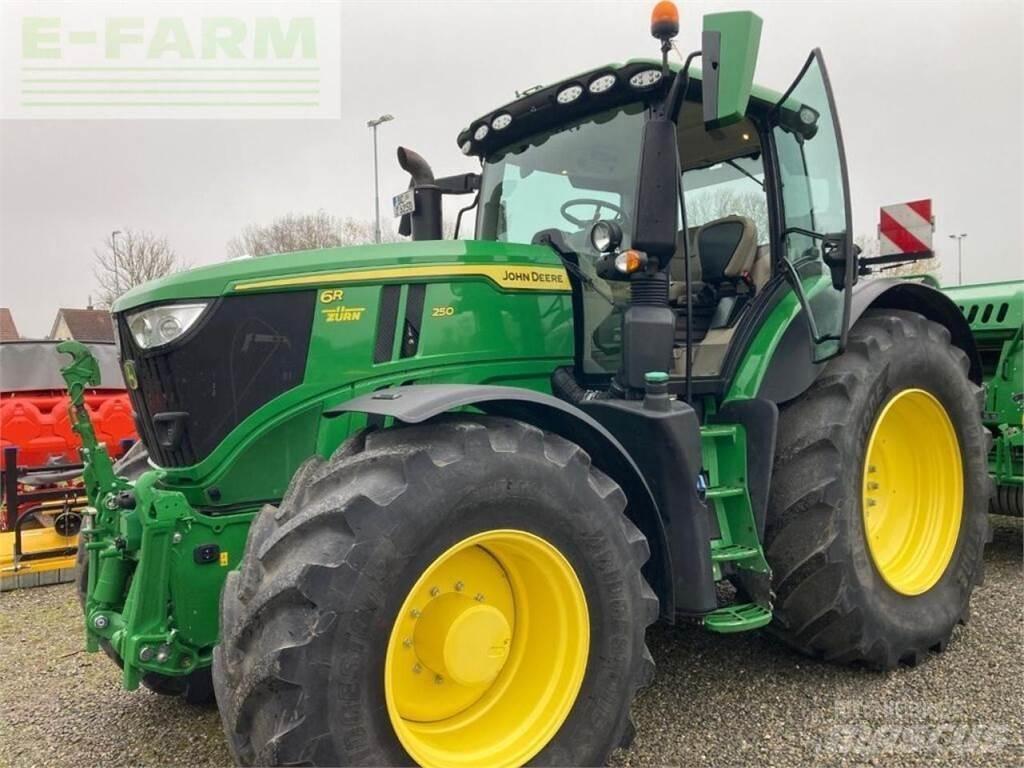 John Deere 6r250 الجرارات