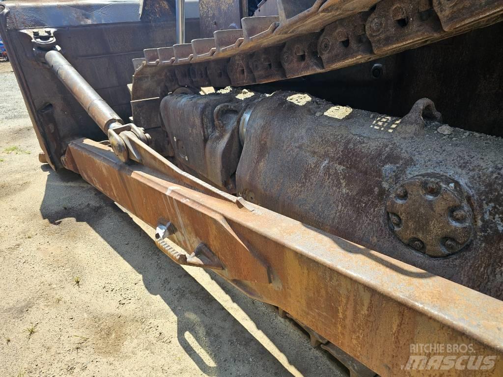 CAT D8N بلدوزرات مجنزرة