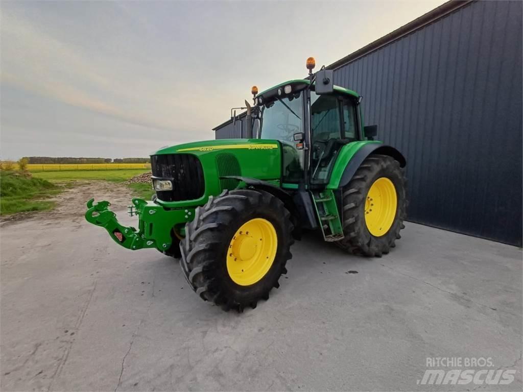 John Deere 6820 الجرارات