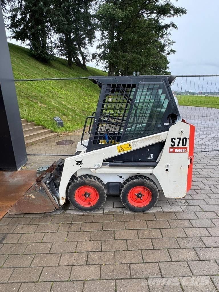 Bobcat S 70 لوادر انزلاقية التوجيه